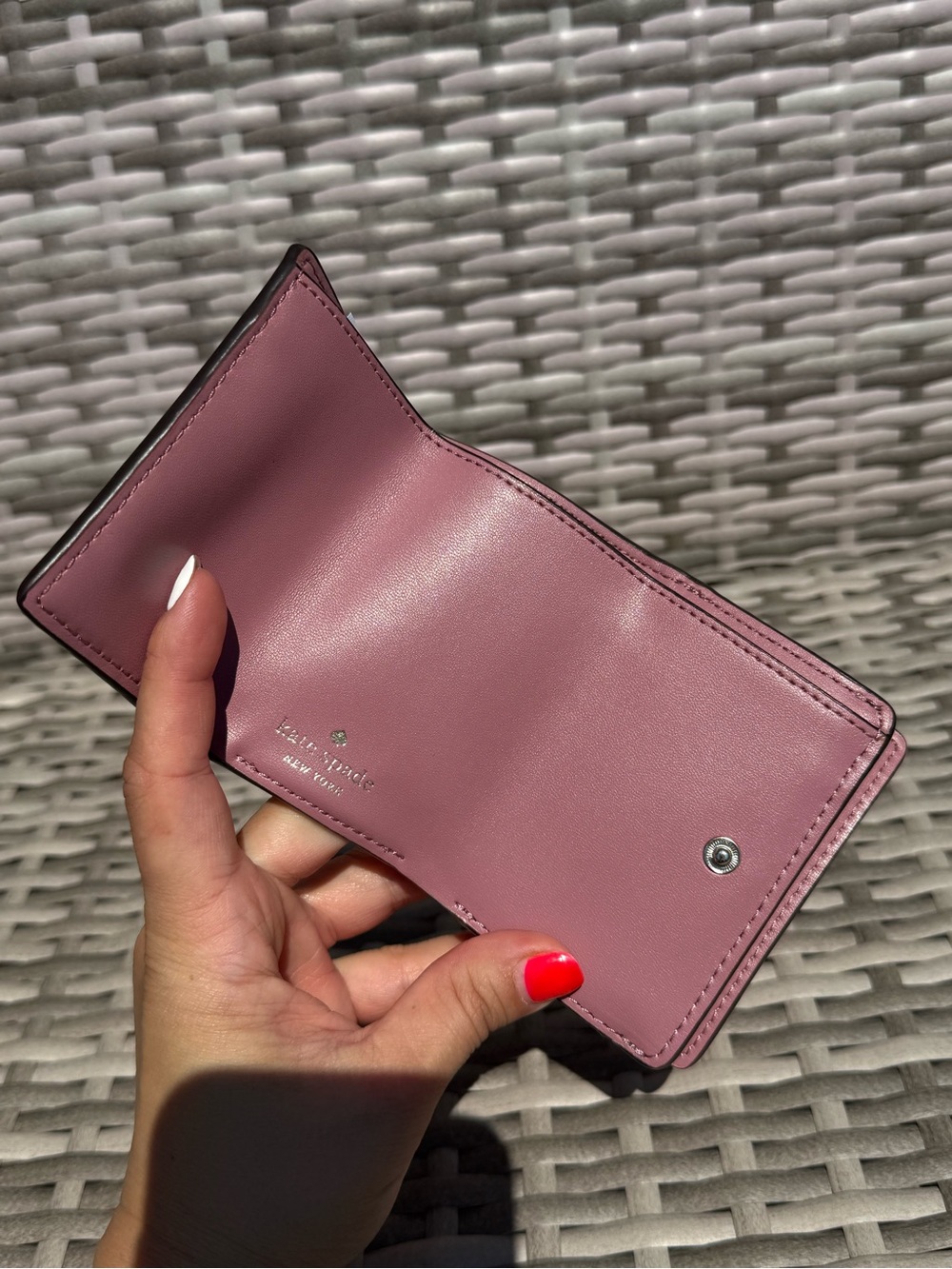 KATE SPADE Micro Pink ♠️ Pattern Tri-Fold Wallet + Gold Tone Hardware LIKE NEW - Picture 4 of 6